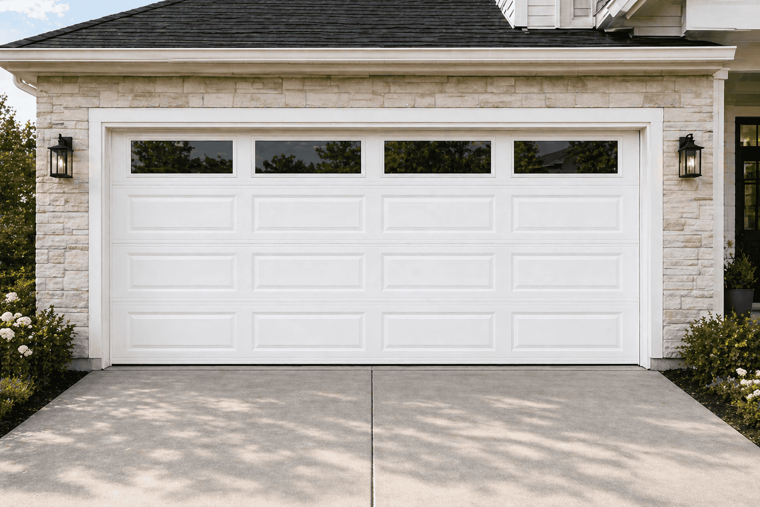 Long Panel Design - White - With Windows Long Panel Design – White – With Windows