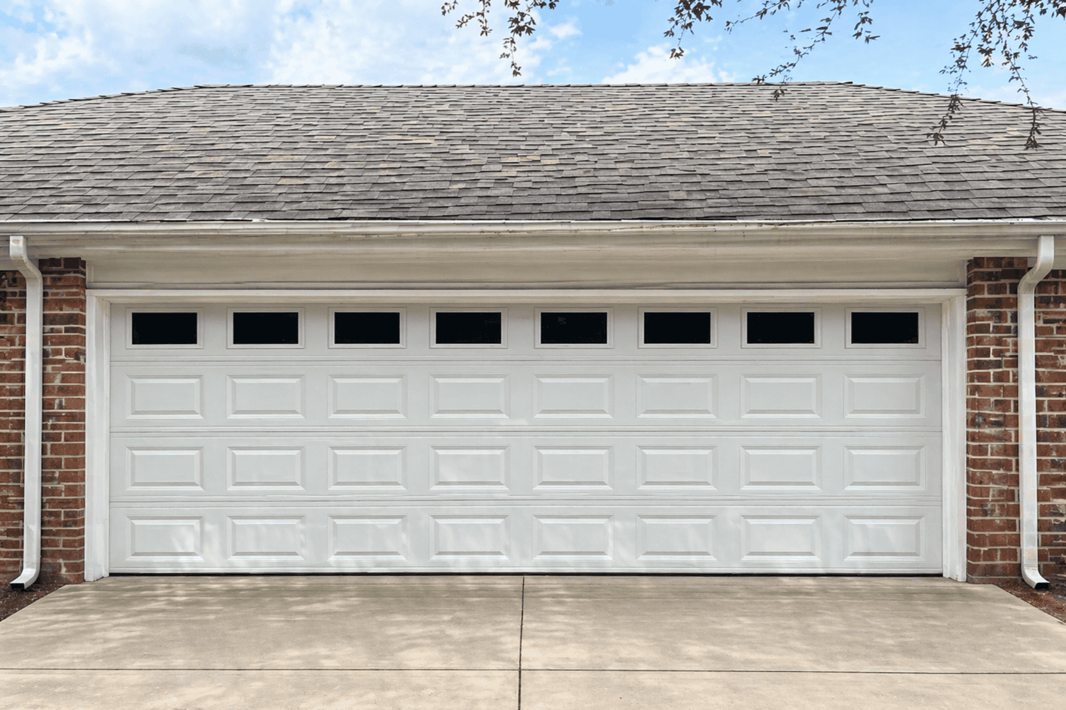 Short Panel Design - White - With Windows Short Panel Design – White – With Windows