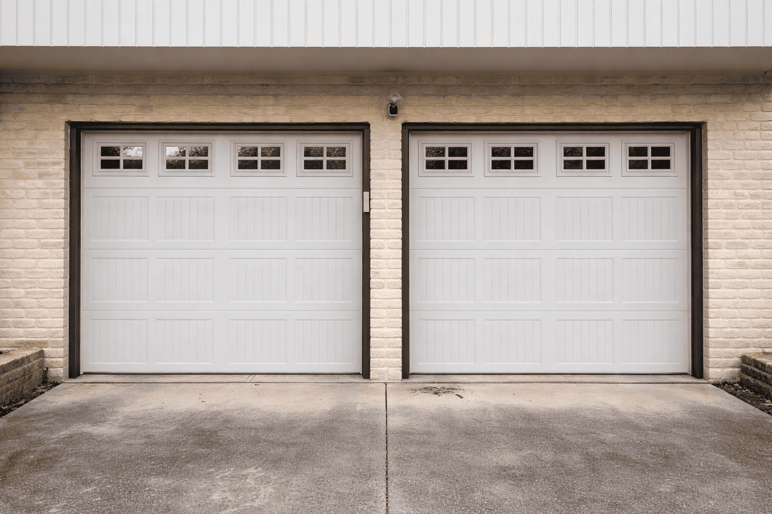 Short Panel Stamped Carriage Design - Almond - With Windows Short Panel Stamped Carriage Design – Almond – With Windows